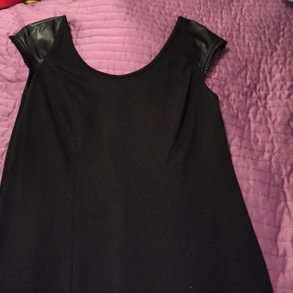 Basic Black Mini