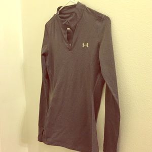 Under armour grey quarter zip pullover for sale!🌚