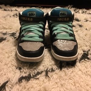 Nike women's high tops 6.0 size 6