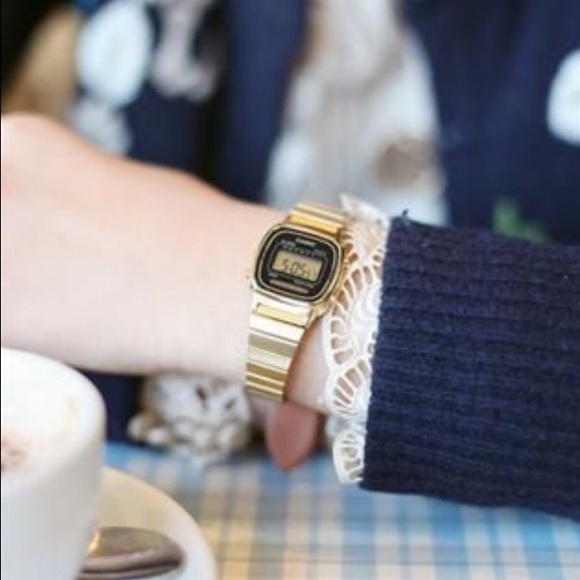 casio small watch gold