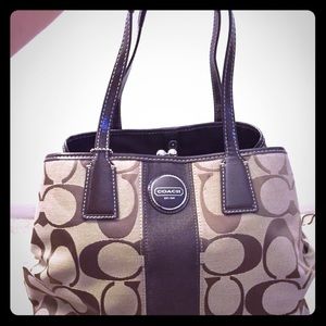 Large Signature Coach Handbag Khaki/Brown