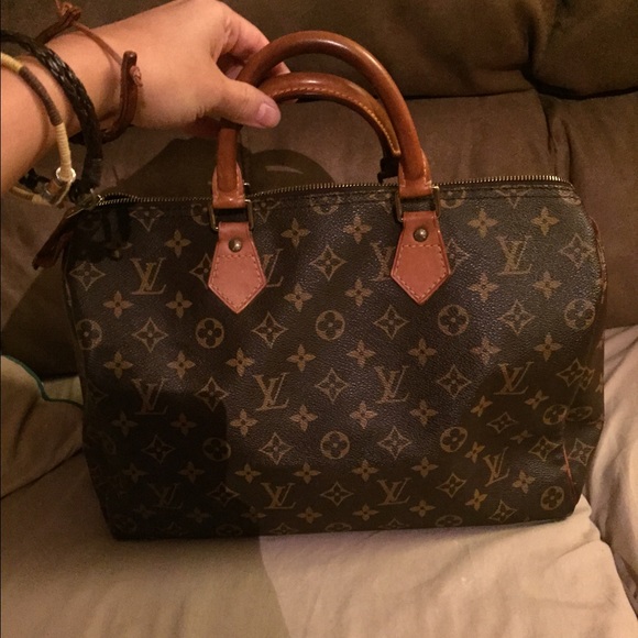 SOLD!!!!!!!Authentic Louis Vuitton speedy 35