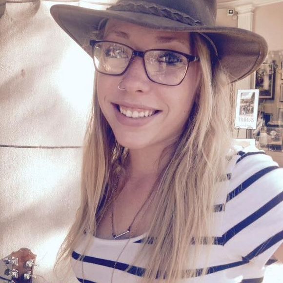 Meet your Posher, Hailey - Picture 1 of 1