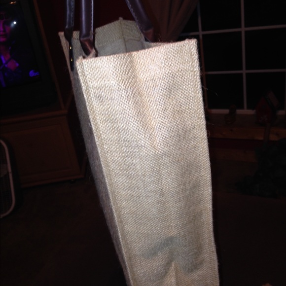 2 Burlap Bags Nice NWT 🎀🎁 - Picture 2 of 3