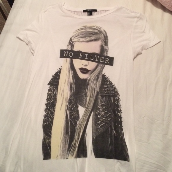 "No Filter"  back cutout graphic tee