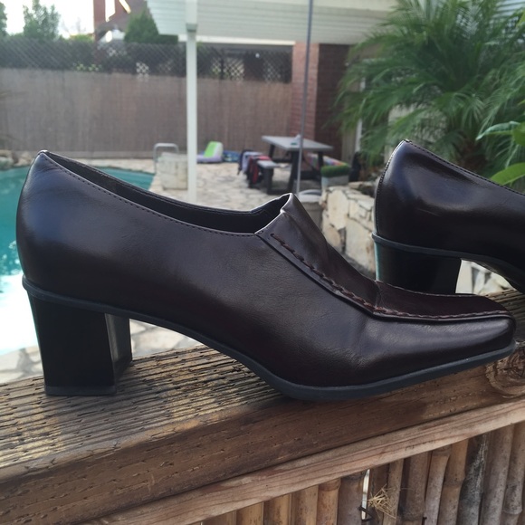 💰⤵️ NWOT Brown Franco Sarto 8 1/2 WIDE shoes! 🍩