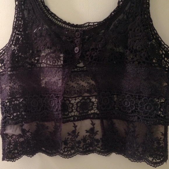 NWT 🏷 Open Lace Crop Top - Picture 2 of 4