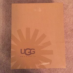 UGG BOX