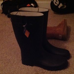 Rain boots size 9