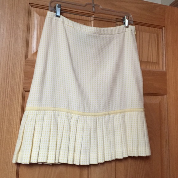 Kasper Pastel Yellow Pleated Skirt - Petite Size 8