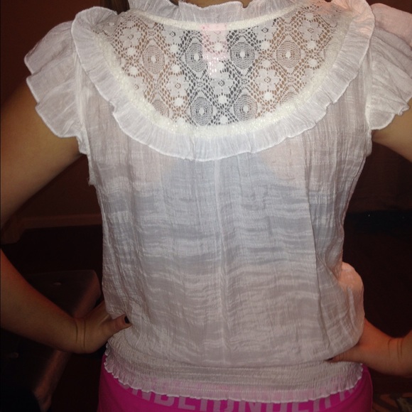 White blouse - Picture 2 of 2