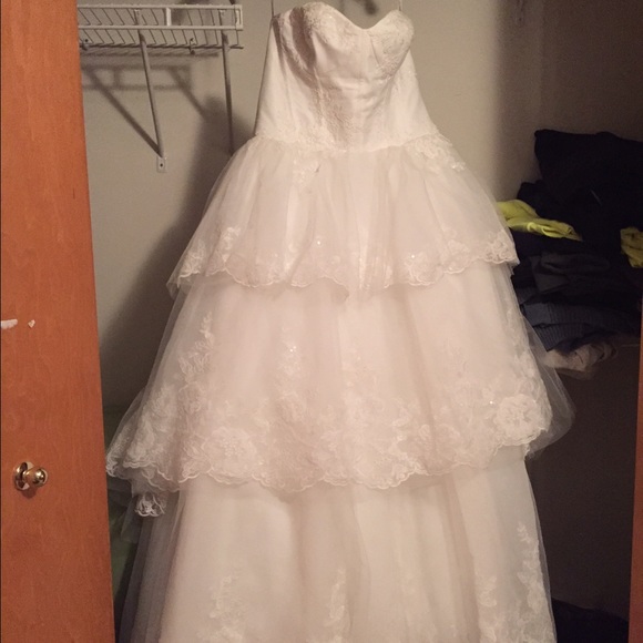 Ivory Layered Wedding Dress + Sparkle Embroidery.