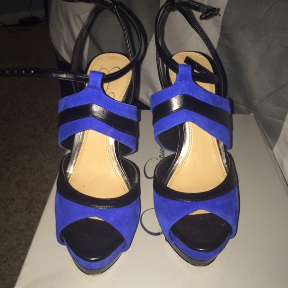 Jessica Simpson size 7