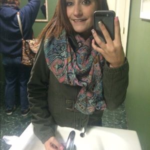 Meet your Posher, Julia