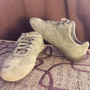 Puma Sneakers with rhinestones 💚