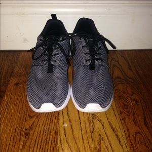 NIKE Rosherun GS Sneakers