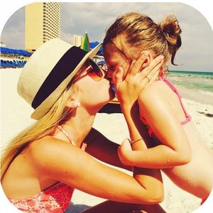 Meet your Posher, Courtney