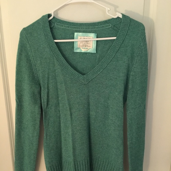 Teal/greenish Vneck sweater