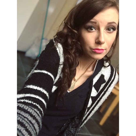 Meet your Posher, Randa - Picture 2 of 2