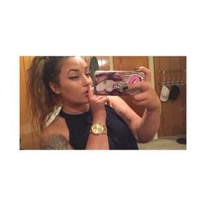 Meet your Posher, Caitlin