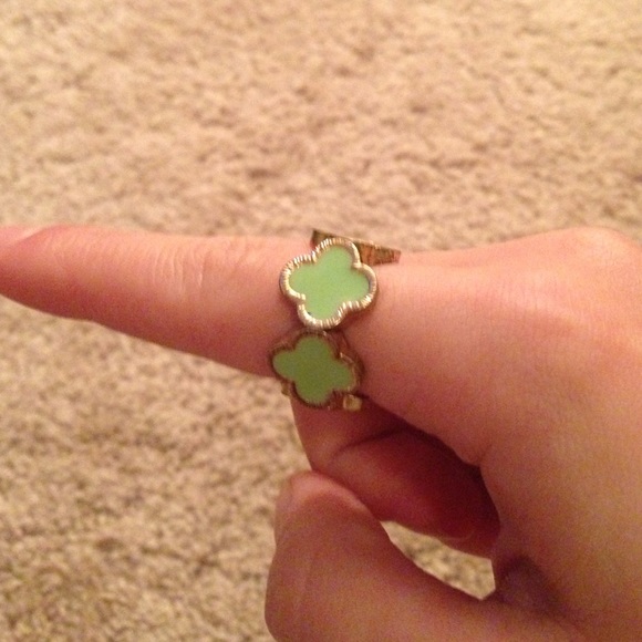 Stretchy Francesca ring - Picture 1 of 3
