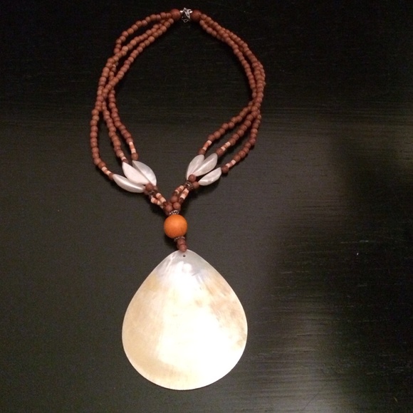 Beaded Shell Pendant Necklace