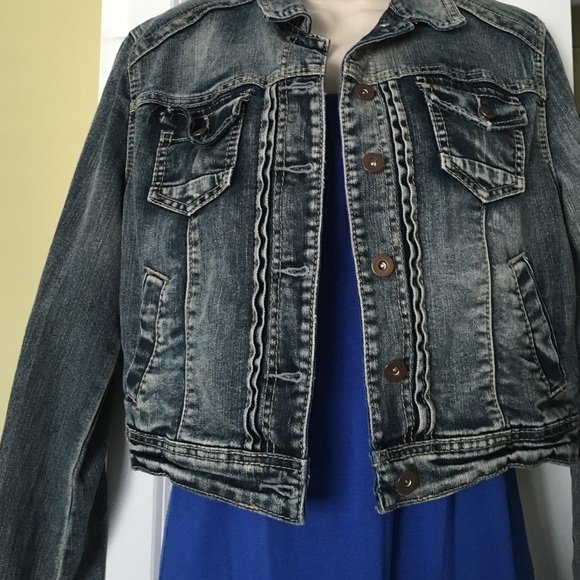 Chic Jean Jacket! - Picture 2 of 2