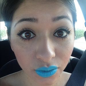 Meet your Posher, Andrea