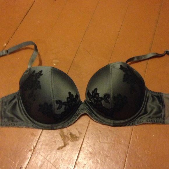 GORGEOUS grey & black Aerie vintage push-up bra