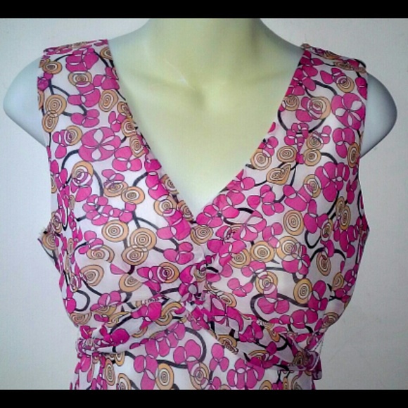 B. Moss Pink Floral sleeveless top - Picture 3 of 4