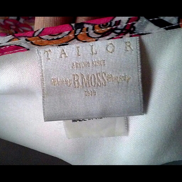 B. Moss Pink Floral sleeveless top - Picture 4 of 4