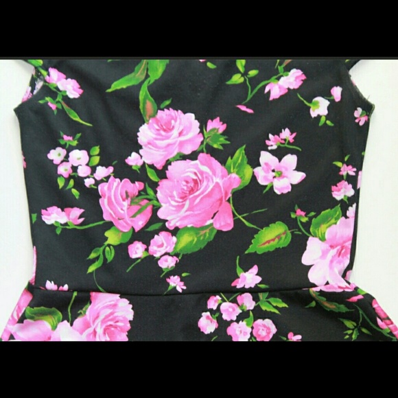 Black floral peplum top - Picture 2 of 2