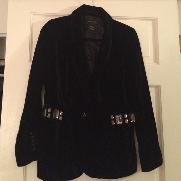 Velvet blazer w rhinestones