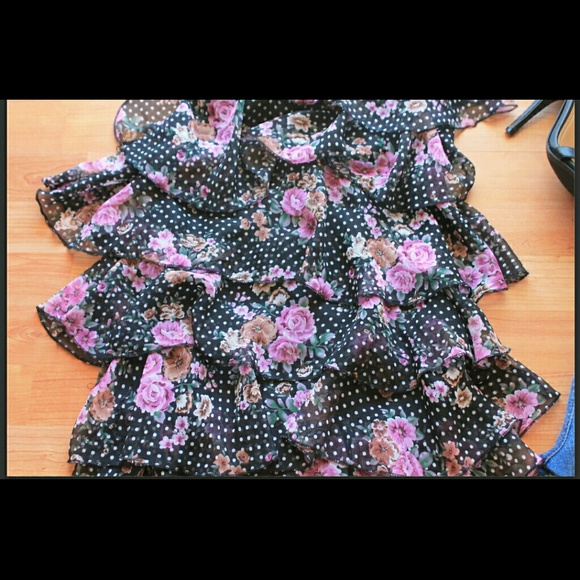 Ruffle chiffon tank top - Picture 2 of 2