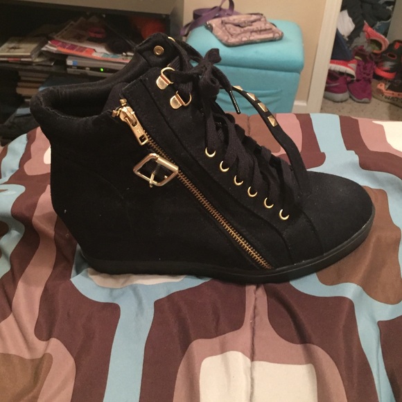 Tennis shoe heels