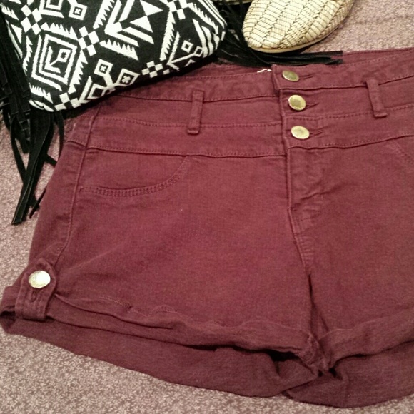 Refuge maroon shorts, medium