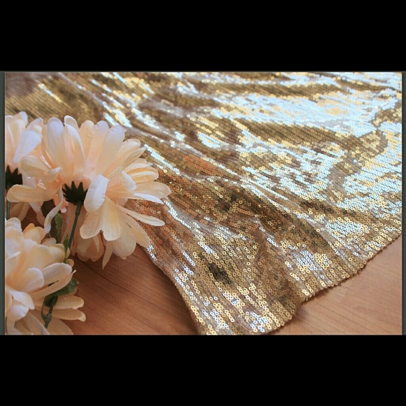 Gold sequin dress - Picture 2 of 4