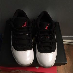 Jordan 11 low top Concords