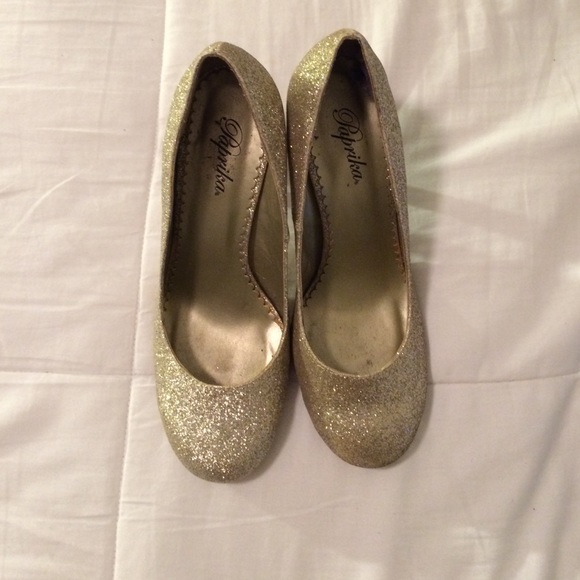 Gold Glitter Heels!