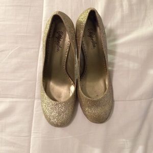 Gold Glitter Heels!