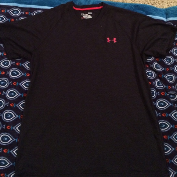 Men's black under armour t shirt