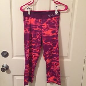 Nike Pro Vibrant Leggings