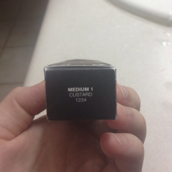 ❌❤️TRADED❌❤️GONE! Nars concealer in custard - Picture 3 of 3