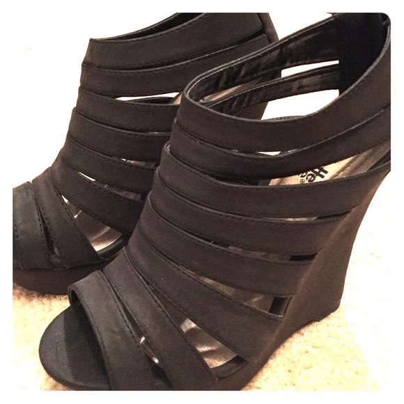 Faux Leather Strappy Black Wedges