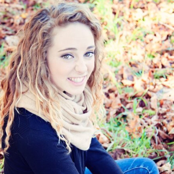 Meet your Posher, Emily - Picture 1 of 1