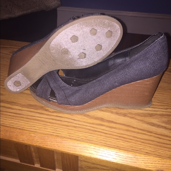 EUC AMERICAN EAGLE DENIM WEDGES SIZE 10