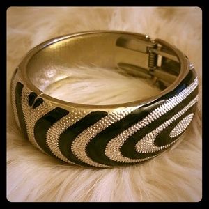 NEW YORK & CO Zebra Bracelet