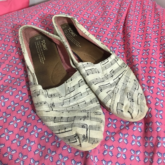 🍁OCTOBER SALE🍁 Music Note Toms