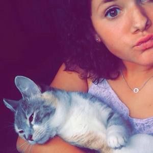 Meet your Posher, Leah