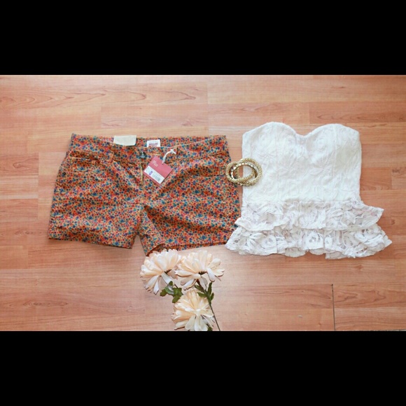 Corduroy floral shorts - Picture 1 of 3